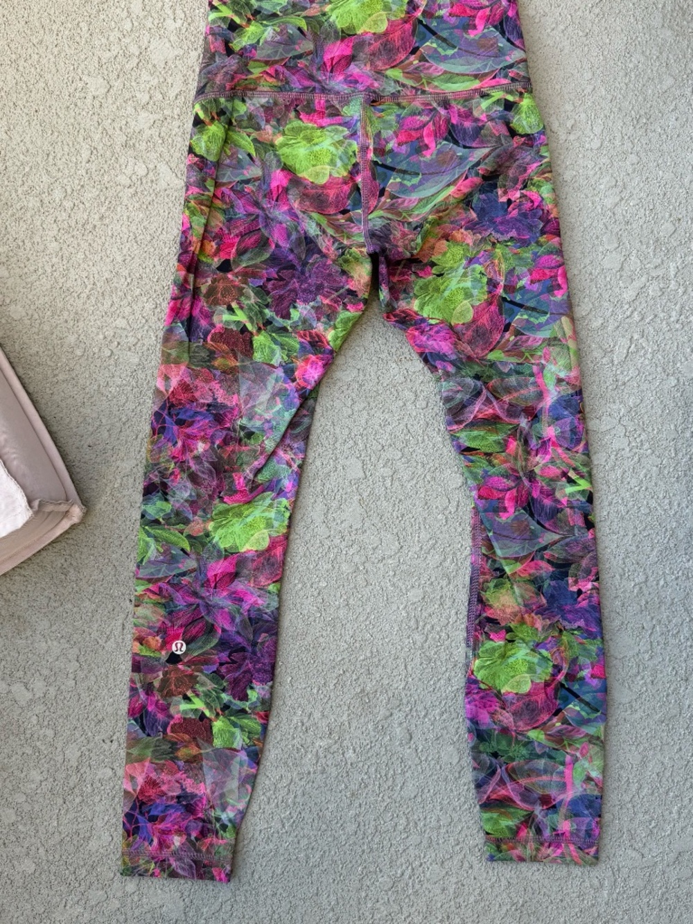 lululemon set size 6/8 - Picture 6 of 10